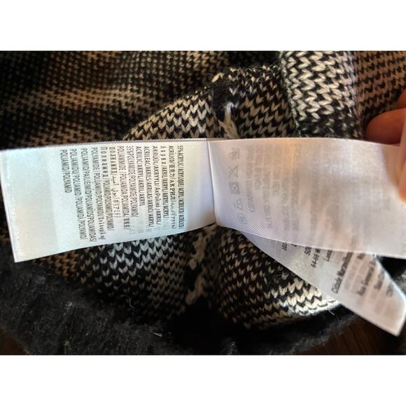 FARM RIO | Pineapple Ikat Knit Crewneck Sweater Black White Size Small - Picture 4 of 4